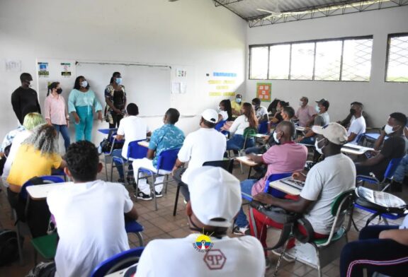 En Colombia 250 trabajadores bananeros culminaran sus estudios