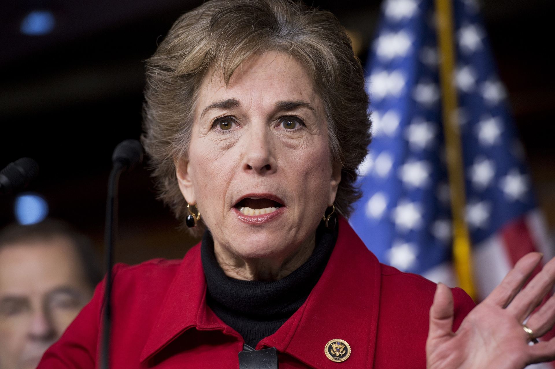 Congresista de EE.UU. culpa a JOH y a Trump por éxodo de Hondureños