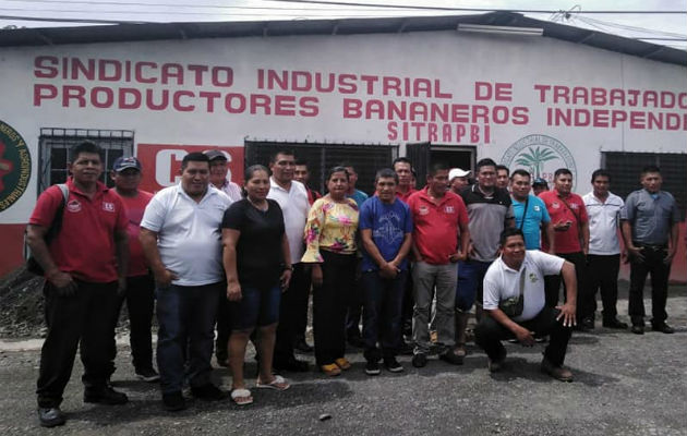 Trabajadores bananeros declaran huelga en cinco fincas