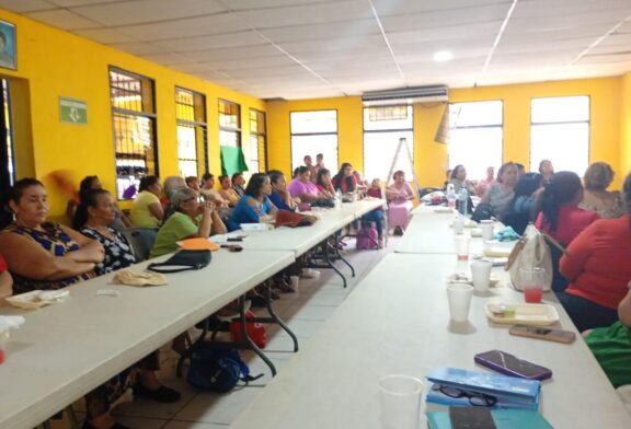 Mujeres líderes de Sitrabi se forman en ciudadanía para fortalecer su participación política